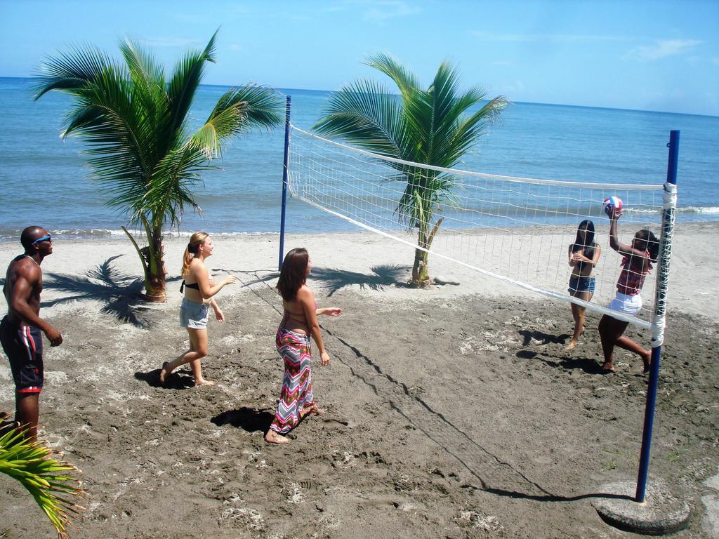 Hotel Partenon Beach & Resort La Ceiba Exterior photo