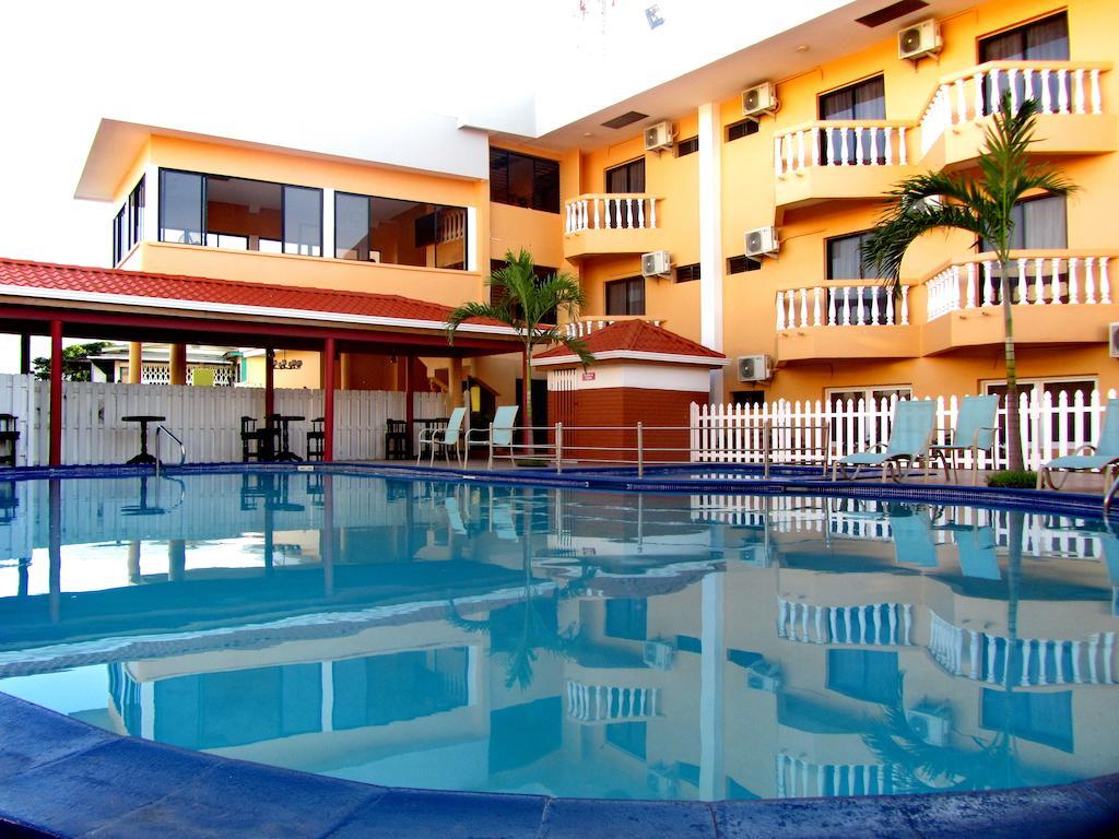 Hotel Partenon Beach & Resort La Ceiba Exterior photo